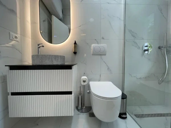 Tirane, Shiten 2 Garsoniere me Verande, Kati 2, 170.000 € (Brryli) Mundesi shume e mire investimi!