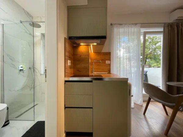 Tirane, Shiten 2 Garsoniere me Verande, Kati 2, 170.000 € (Brryli) Mundesi shume e mire investimi!