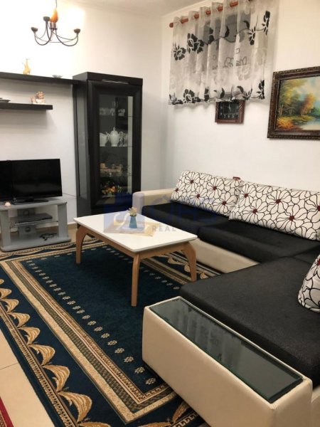 Tirane, jepet me qera apartament 1+1+Aneks+Ballkon Kati 1, 90 m² 450 € (Don Bosco)