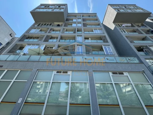 Tirane, jepet me qera zyre Kati 6, 65 m² 500 € 