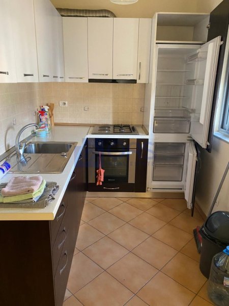 Tirane, jepet me qera apartament 2+1+Aneks+Ballkon , 100 m² 550 € (Perball Delijorgjit)
