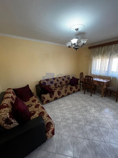Tirane, jepet me qera 2+1+Aneks+Ballkon , (Is)