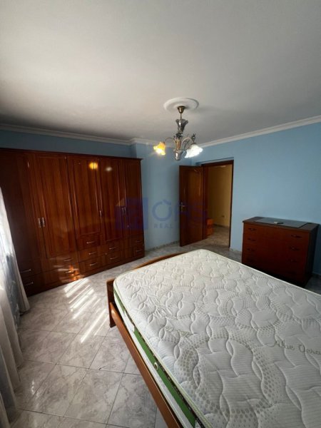 Tirane, jepet me qera 2+1+Aneks+Ballkon , (Is)