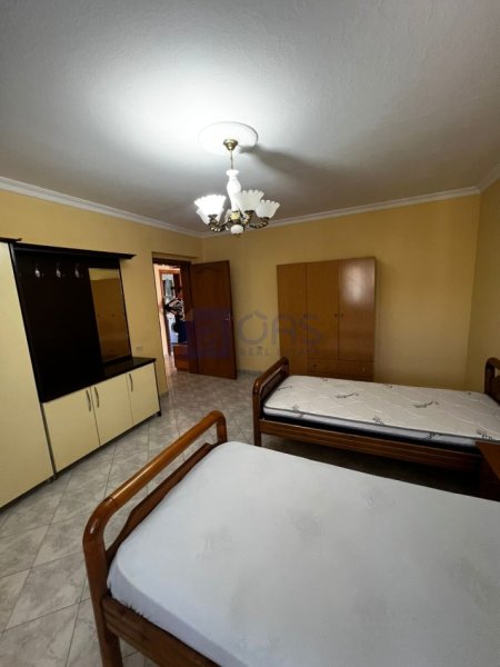 Tirane, jepet me qera 2+1+Aneks+Ballkon , (Is)