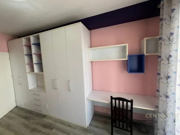 Tirane, jepet me qera apartament 2+1 Kati 5, 90 m² 550 € (Bar Artisti)