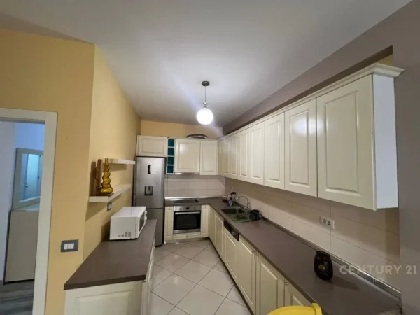 Tirane, jepet me qera apartament 2+1 Kati 5, 90 m² 550 € (Bar Artisti)