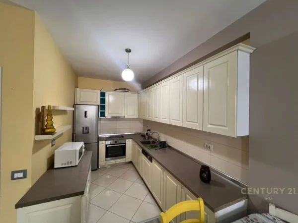 Tirane, jepet me qera apartament 2+1 Kati 5, 90 m² 550 € (Bar Artisti)