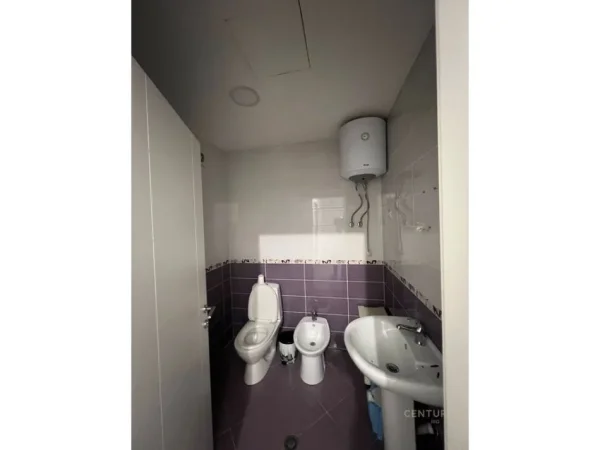 Tirane, jepet me qera apartament 2+1 Kati 5, 90 m² 550 € (Bar Artisti)