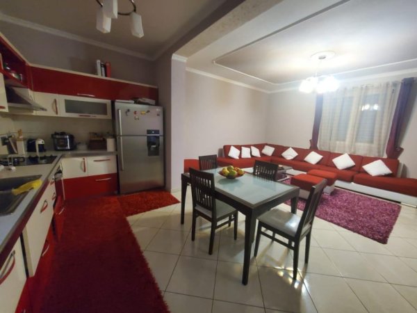 Tirane, shitet Vile 2+1 Kati 2, 486 m² 370.000 € (Sauk, rruga &quot;Zambaku&quot;)
