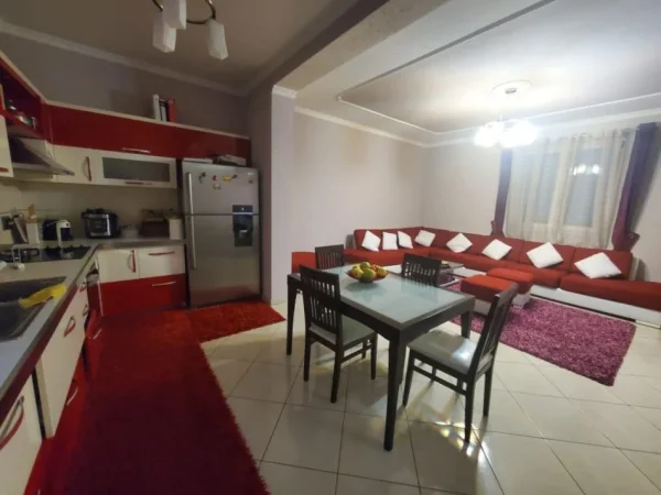 Tirane, shitet Vile 2+1 Kati 2, 486 m² 370.000 € (Sauk, rruga "Zambaku")
