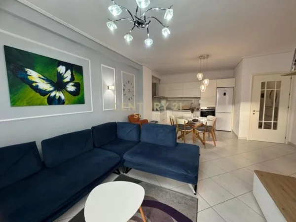 Tirane, jepet me qera apartament 2+1 Kati 4, 120 m² 600 € (Rrethrrotullimi Astirit)