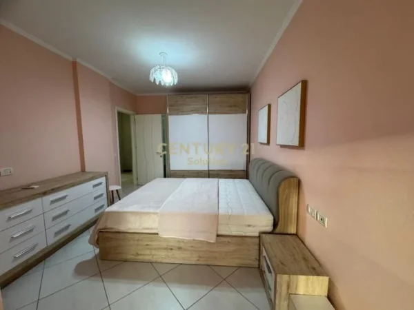 Tirane, jepet me qera apartament 2+1 Kati 4, 120 m² 600 € (Rrethrrotullimi Astirit)