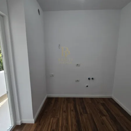 Tirane, shitet apartament 1+1+Ballkon Kati 2, 60 m² 122.000 € (Blv. Bajram Curri)