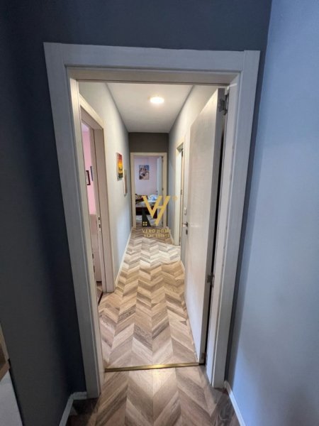 Tirane, jepet me qera apartament 2+1+Ballkon Kati 1, 140 m² 1.000 € (5 MAJI)