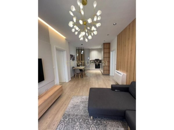 Tirane, jap me qera apartament 2+1 , 110 m² 1.500 € (Garden Building Residence, Rruga e Kavajës)