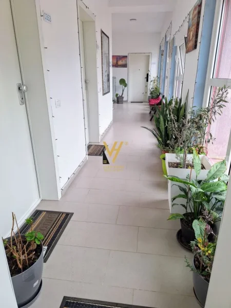 Tirane, jepet me qera apartament 2+1+Ballkon Kati 5, 85 m² 550 € (KOMPLEKSI MANGALEMI)