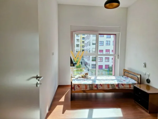 Tirane, jepet me qera apartament 2+1+Ballkon Kati 5, 85 m² 550 € (KOMPLEKSI MANGALEMI)