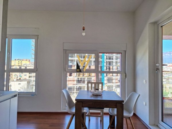 Tirane, jepet me qera apartament 2+1+Ballkon Kati 5, 85 m² 550 € (KOMPLEKSI MANGALEMI)