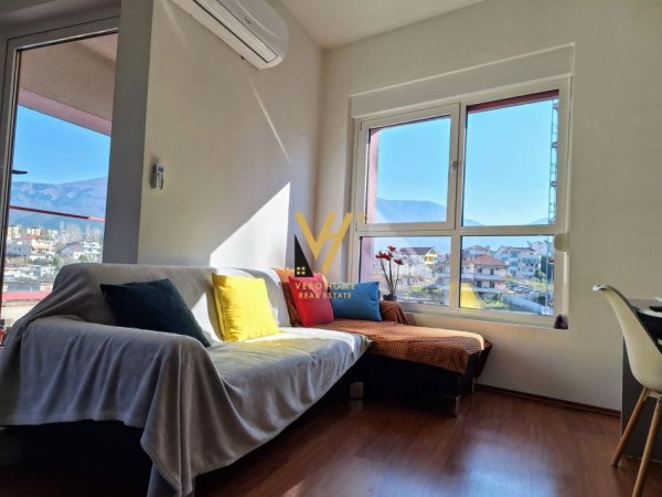 Tirane, jepet me qera apartament 2+1+Ballkon Kati 5, 85 m² 550 € (KOMPLEKSI MANGALEMI)