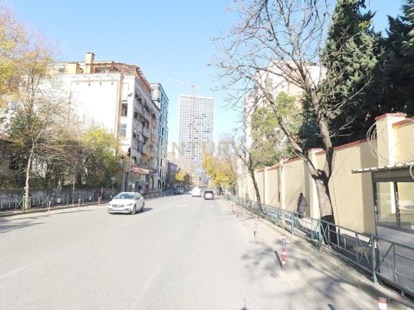 Tirane, shes hotel Kati 6, 580 m² 1.750.000 € (Prane Ambasades Amerikane)