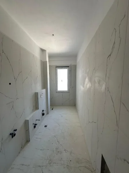 Tirane, shitet apartament 1+1+Ballkon Kati 5, 75 m² 64.000 € (Kamez , rruga Bulevardi Berisha)