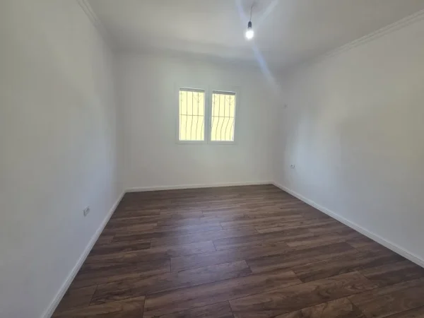 Tirane, shitet apartament 1+1+Aneks+Ballkon Kati 2, 59 m² 122.000 € (Bulevardi Bajram Curri)