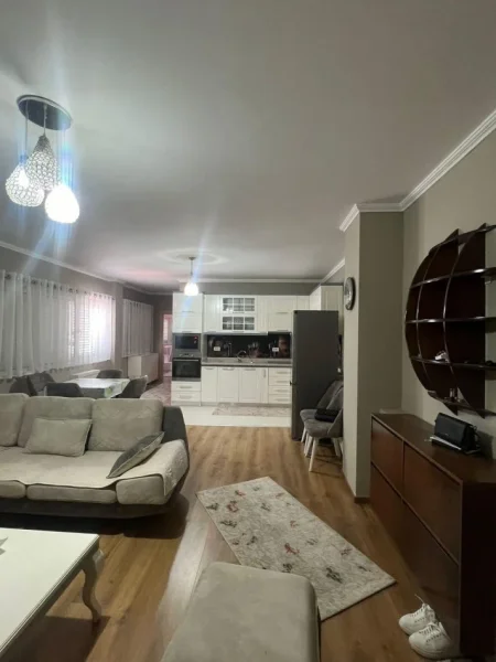 Tirane, jepet me qera apartament 2+1 Kati 8, 105 m² 800 € (Rruga Eshref Frasheri, Don Bosko)