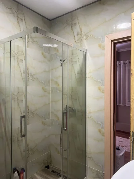 Tirane, jepet me qera apartament 2+1 Kati 8, 105 m² 800 € (Rruga Eshref Frasheri, Don Bosko)