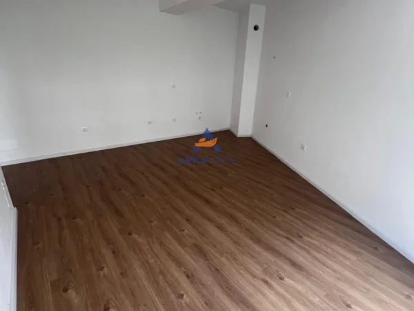 Tirane, shitet apartament 1+1+Ballkon Kati 5, 60 m² 96.000 € (ALI DEMI)
