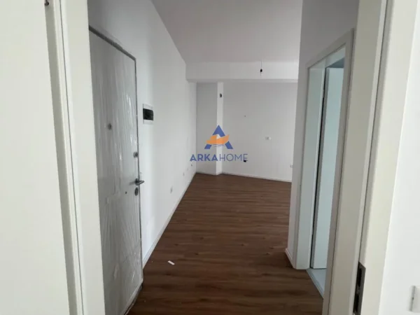 Tirane, shitet apartament 1+1+Ballkon Kati 5, 60 m² 96.000 € (ALI DEMI)