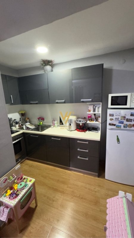 Tirane, shitet apartament 2+1+Ballkon Kati 5, 70 m² 150.000 € (ISH EKSPOZITA)