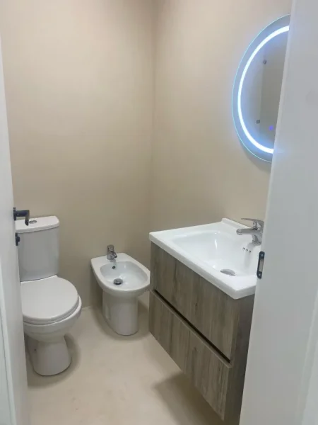 Durres, jepet me qera ambjent biznesi Kati 8, 430 m² (Galaktiku)