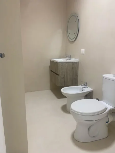 Durres, jepet me qera ambjent biznesi Kati 8, 430 m² (Galaktiku)