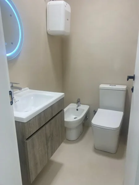 Durres, jepet me qera ambjent biznesi Kati 8, 430 m² (Galaktiku)