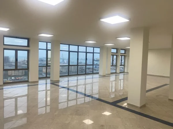 Durres, jepet me qera ambjent biznesi Kati 8, 430 m² (Galaktiku)