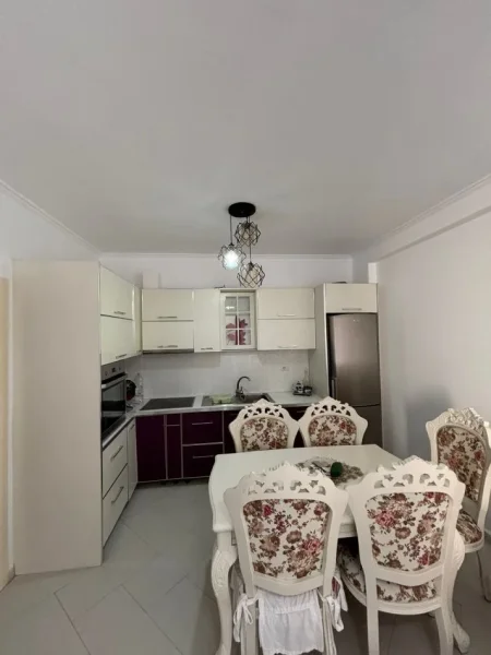 Tirane, jepet me qera apartament 2+1 Kati 2, 100 m² 500 € (kodra e diellit)