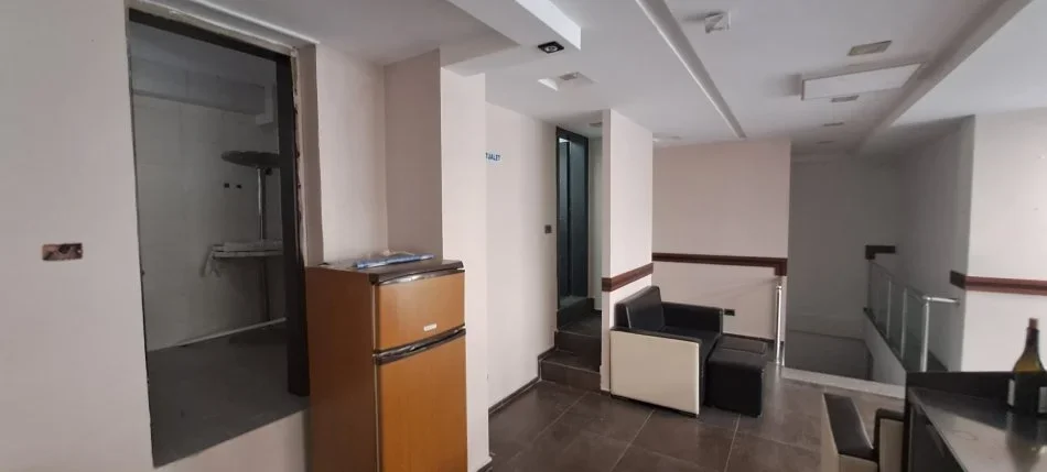 Durres, shitet ambjent biznesi Kati 0, 130 m² 200.000 € (Ujesjellesi)