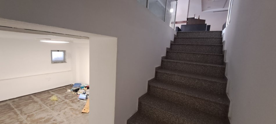 Durres, shitet ambjent biznesi Kati 0, 130 m² 200.000 € (Ujesjellesi)
