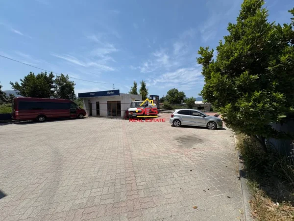 Vlore, shitet ambjent biznesi Kati 0, 646 m² 400.000 € (Rruga Demokracia)