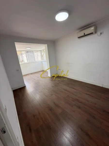 Tirane, jepet me qera zyre Kati 2, 120 m² 1.000 € (ISH BLLOKU)