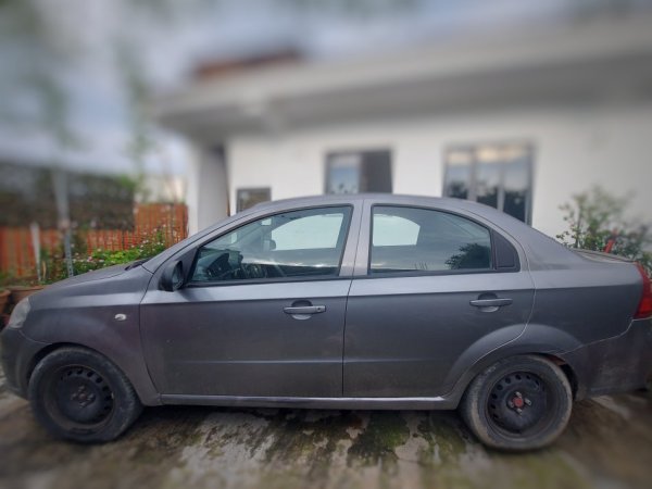 Tirane, shes makine CHEVROLET AVEO Benzin+Gaz, gri metalizato 20.000 km 170.001 €