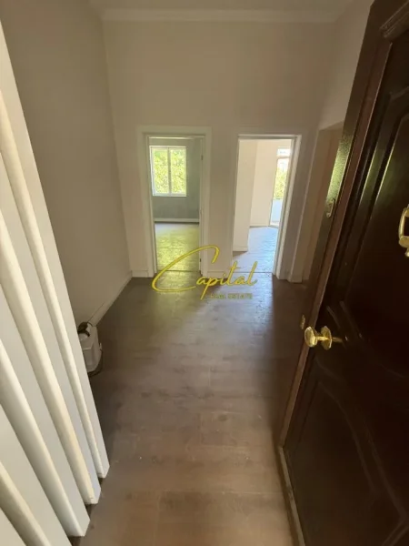 Tirane, jepet me qera zyre Kati 3, 95 m² 1.000 € (ISH BLLOKU)