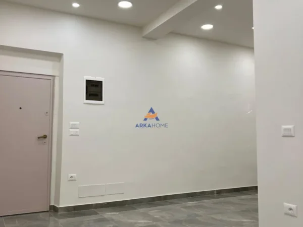 Tirane, shitet ambjent biznesi Kati 0, 70 m² 495.000 € (STADIUMI DINAMO)