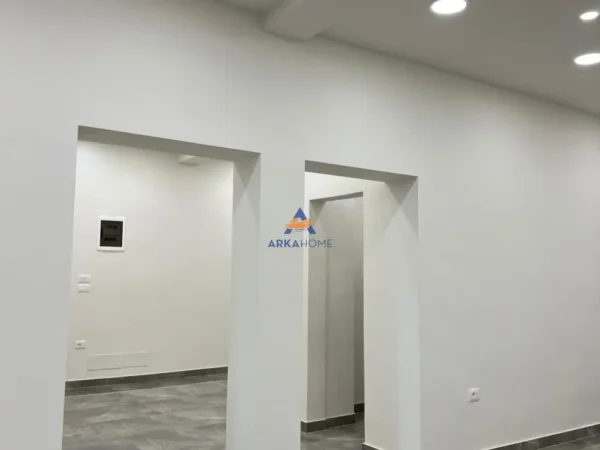 Tirane, shitet ambjent biznesi Kati 0, 70 m² 495.000 € (STADIUMI DINAMO)