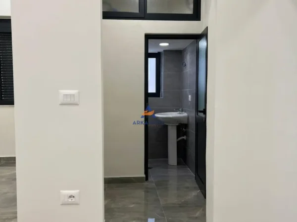 Tirane, shitet ambjent biznesi Kati 0, 70 m² 495.000 € (STADIUMI DINAMO)