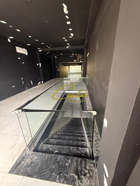 Tirane, jepet me qera ambjent biznesi Kati 2, 290 m² 7.000 € (ISH BLLOKU)