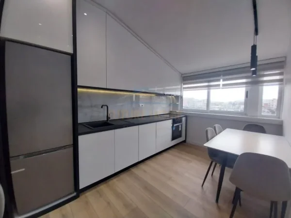 0683487469 Tirane, shitet apartament 1+1 Kati 7, 53 m² 93.000 € (Don Bosko)