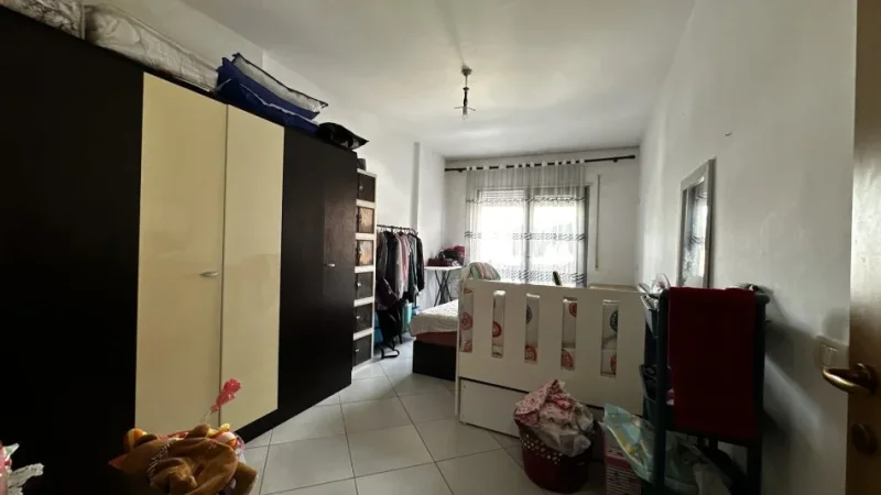 Tirane, jepet me qera apartament 1+1+Ballkon Kati 4, 65 m² 400 € (Astir)