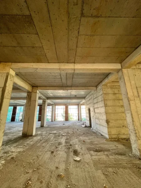 Durres, jepet me qera ambjent biznesi Kati 1, 452 m² 1.700 €