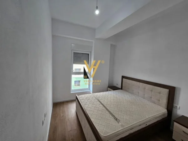 Tirane, jepet me qera apartament 2+1+Ballkon Kati 4, 85 m² 500 € (ALI DEMI)